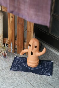 玄関でははにわがお出迎え